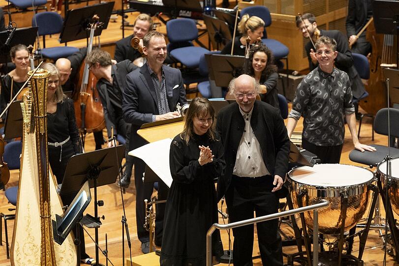 Lisa Streich mit Johannes Kalitzke und dem BR-Symphonieorchester im Herkulessaal.