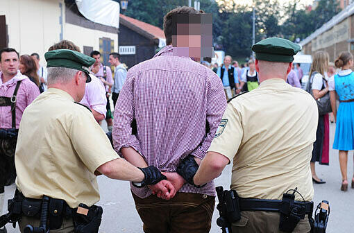 Wiesnzeit - das bedeutet auch täglich Dutzende Einsätze für die Polizei.