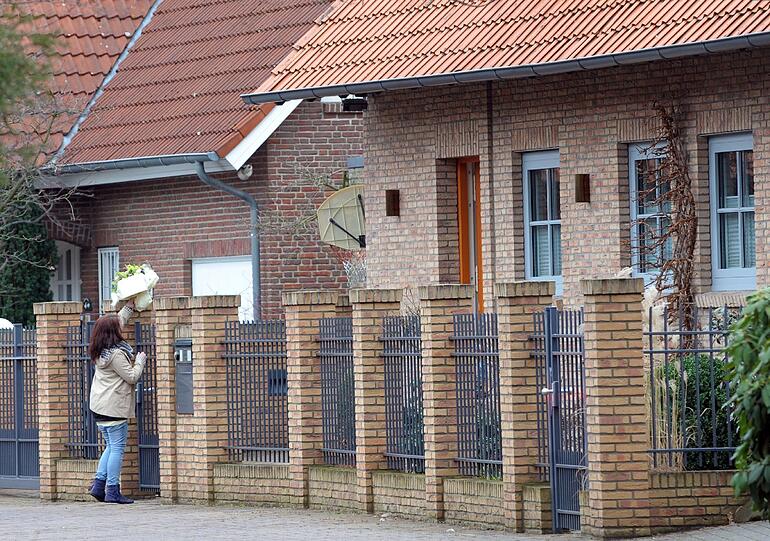 Ankunft in Großburgwedel. Wulffs Einfamilienhaus war der Auslöser für seine Krise.