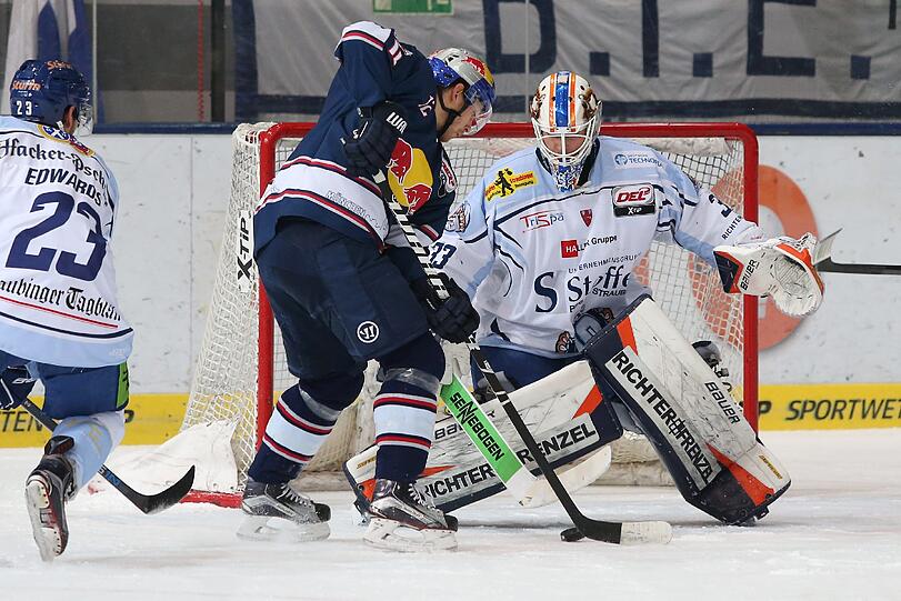 Glücklos vor dem Tor: Der EHC um Mads Christensen scheiterte immer wieder an Tigers-Torhüter Matt Climie.