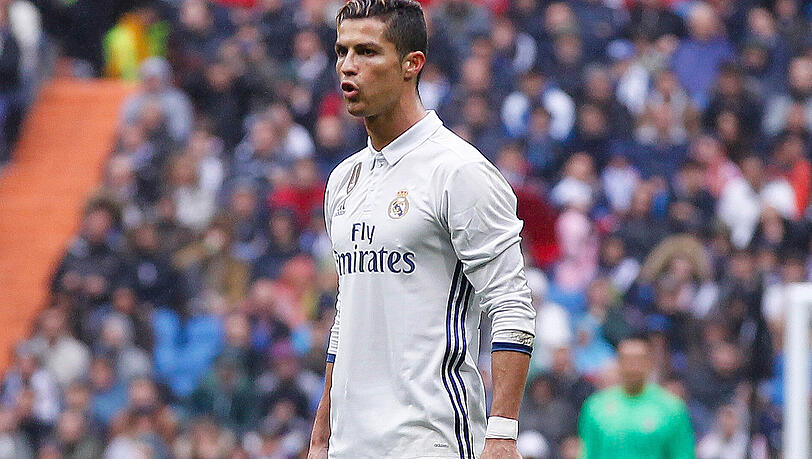 Cristiano Ronaldo bringt Real Madrid mit 1:0 in Führung - und markiert gleichzeitig seinen 367. Treffer. Cristiano Ronaldo bringt Real Madrid mit 1:0 in Führung - und markiert gleichzeitig seinen 367. Treffer.