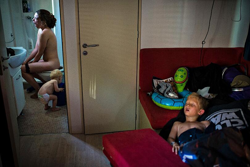 Die Familie des Fotografen am frühen Morgen während des Sommerurlaubs in Norditalien.