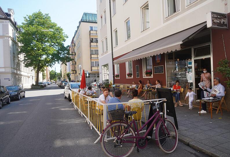 Haidhauser Flair: Vor dem Café Fortuna ist dieses Jahr die Chance besser, einen freien Platz zu ergattern.