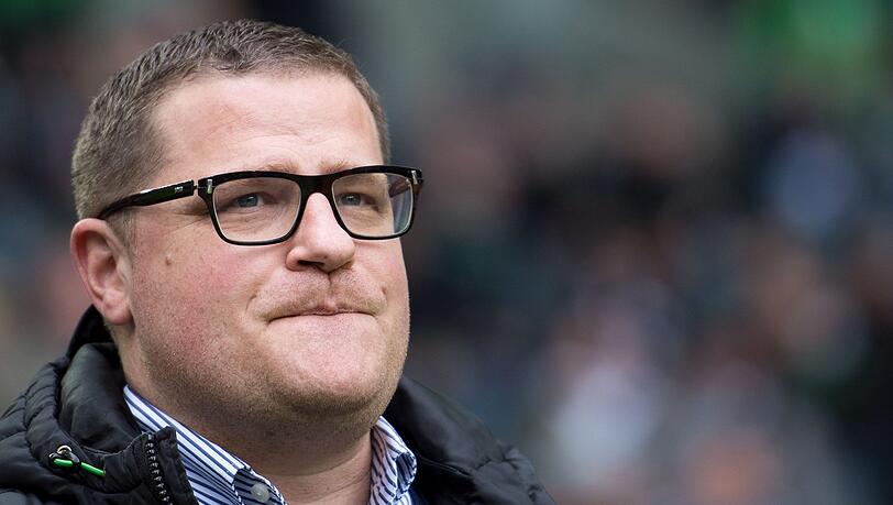 Gladbachs Sportdirektor Max Eberl gefiel das Verhalten der Fans nicht. Gladbachs Sportdirektor Max Eberl gefiel das Verhalten der Fans nicht.