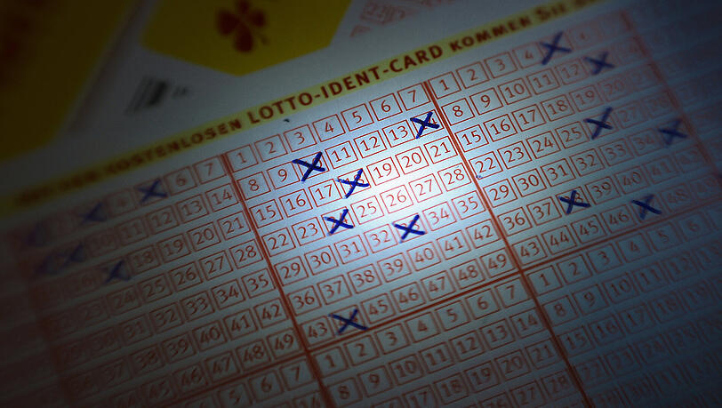 Jackpot geknackt! Ein Ehepaar aus Schwaben freut sich über 3.277.777 Euro. Jackpot geknackt! Ein Ehepaar aus Schwaben freut sich über 3.277.777 Euro.