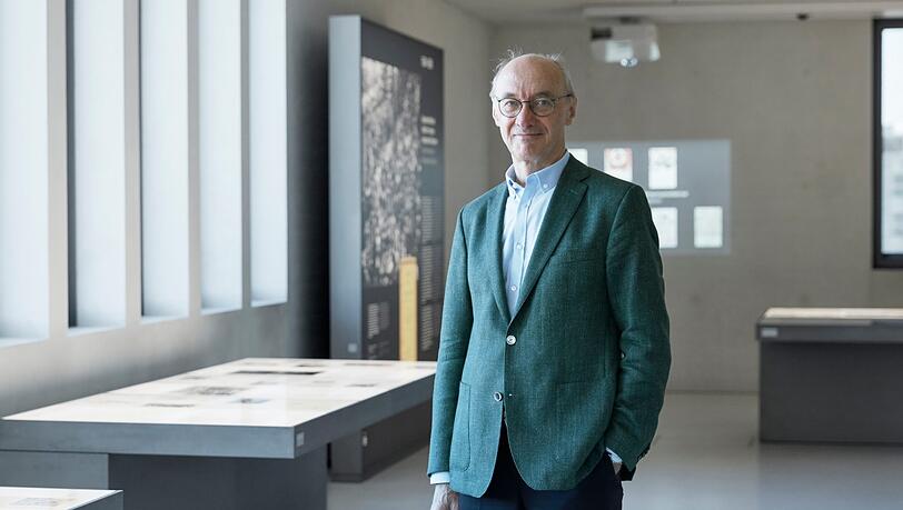 Winfried Nerdinger hat drei Museen zur Eröffnung gebracht – nun geht der Gründungsdirektor des NS-Dokuzentrums in den Ruhestand. Winfried Nerdinger hat drei Museen zur Eröffnung gebracht – nun geht der Gründungsdirektor des NS-Dokuzentrums in den Ruhestand.