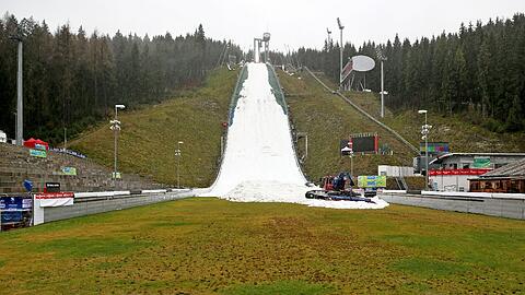 So sah es mitte November an der Schanze in Klingenthal aus. Bislang hat sich an diesem Bild nichts geändert.