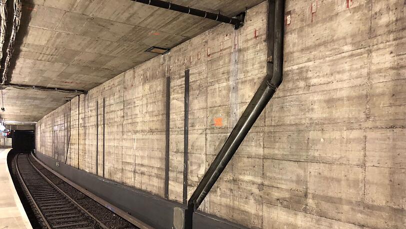 Graue Tristesse: am Bahnsteig des U-Bahnhofs Sendlinger Tor. Das soll sich ändern. Graue Tristesse: am Bahnsteig des U-Bahnhofs Sendlinger Tor. Das soll sich ändern.