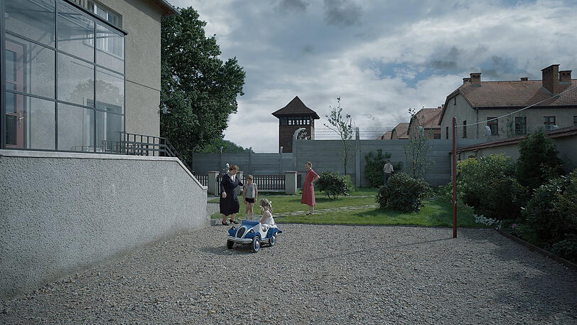 Christian Friedel als Rudolf Höß und Sandra Hüller als Hedwig Höß in einer Szene des Films "The Zone Of Interest".