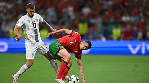 Galt bereits als Bayern-Kandidat: Portugals Joao Palhinha (r).