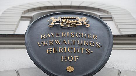 Der Bayerische Verwaltungsgerichtshof befasst sich mit Ladenschlusszeiten an Sonn- und Feiertagen. (Symbolbild)