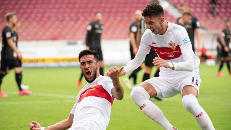 Der VfB Stuttgart um Nicolas Gonzalez (l) und Atakan Karazor eroberten Platz zwei. Der VfB Stuttgart um Nicolas Gonzalez (l) und Atakan Karazor eroberten Platz zwei.