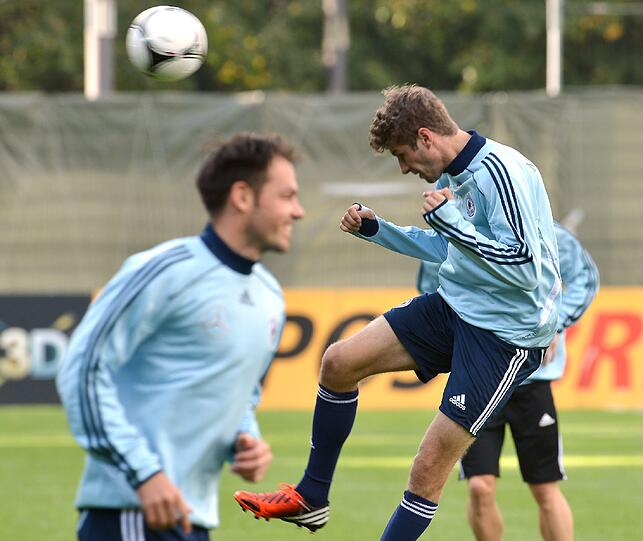 Elf Freunde müsst ihr sein. Die Nationalelf nimmt die Vorbereitung auf das WM-Qualifikationsspiel der deutschen Nationalmannschaft am Freitag in Dublin gegen Irland auf. Die Fotos