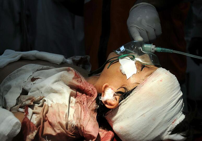 Viele Verletzte und Tote nach einem Anschlag auf einen Markt nahe Peshawar im Nordwesten Pakistans. Foto: Arshad Arbab