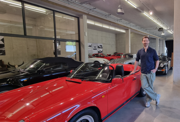 Michael Schnabl mit einem 911 Speedster 1989 in Indischrot in der schmalen Karosserievariante. Eines von nur 161 Exemplaren. Michael Schnabl mit einem 911 Speedster 1989 in Indischrot in der schmalen Karosserievariante. Eines von nur 161 Exemplaren.
