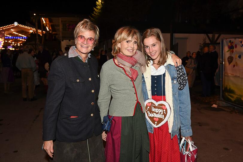Gloria von Thurn und Taxis und Schwester Maya von Schönburg mit Tochter Carlotta Maya von Schönburg