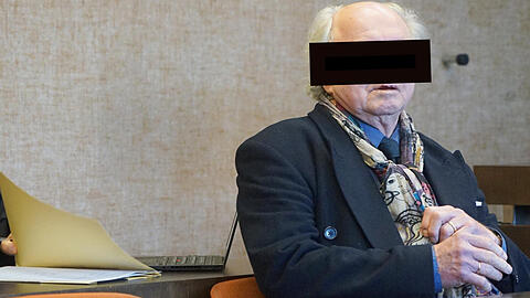 Der Angeklagte vor Gericht.