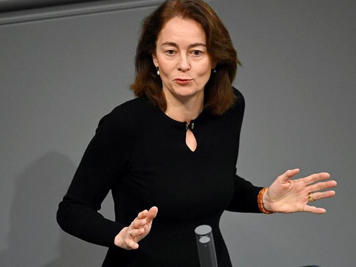 Katarina Barley (SPD), Bundesjustizministerin, will Hauseigentümern verbieten, die Grundsteuer weiter auf die Miete umzulegen.