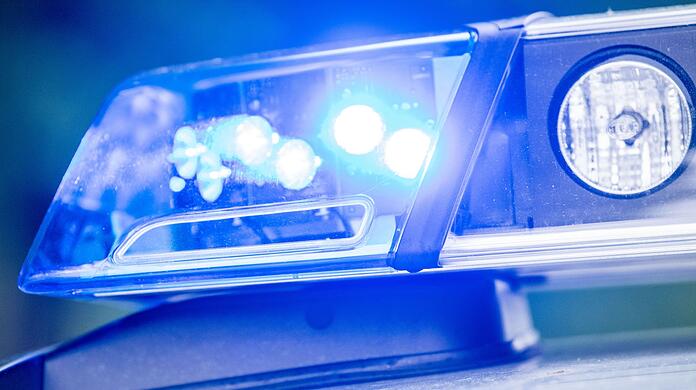 Die Polizei fahndet nach einem Straftäter.