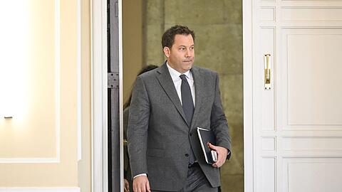 Söders Vorschlag stößt bei Klingbeil nicht auf Begeisterung. Söders Vorschlag stößt bei Klingbeil nicht auf Begeisterung.