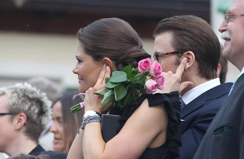 Victoria ist zum ersten Mal Mutter geworden. Die 34-Jaehrige brachte am frühen Donnerstagmorgen (23.02.12) eine Tochter zur Welt - wurde die Mini-Prinzessin etwa in München gezeugt? Fest steht vor neun Monaten waren Victoria und Gatte Daniel zu Besuch in der Hauptstadt der Herzen - hier die Bilder...