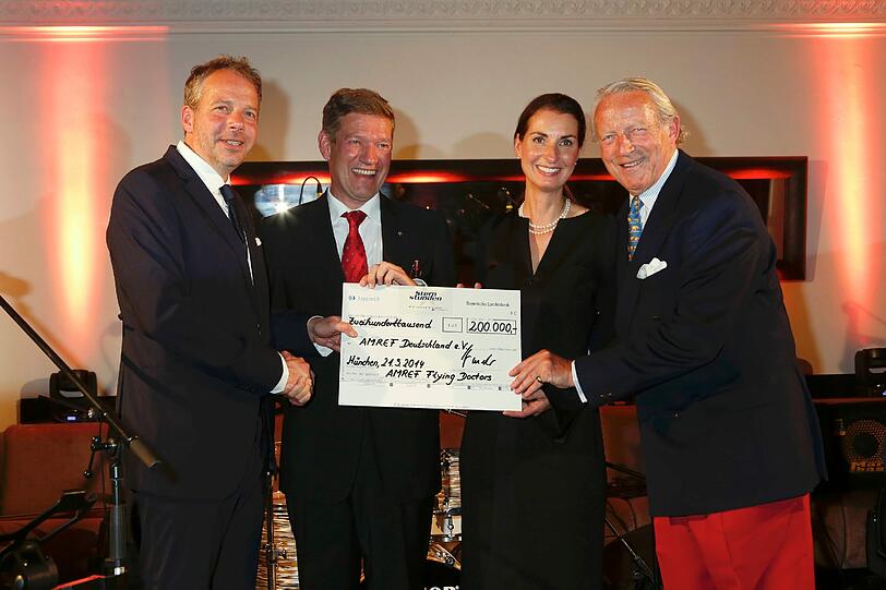 Marcus Leonhardt ( CEO Amref ), Ludger Hermeler ( Sternstunden ), Marianne Lüddeckens und Goswin W. von Mallinckrodt bei der AMREF Charity Gala "Come fly with us" zugunsten 50 Jahre AMREF FLYING DOCTORS im Rilano No.6 Lenbach Palais in München am 21.03.2014.