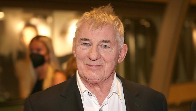 Heinz Hoenig liegt derzeit schwer erkrankt in einem Krankenhaus. Heinz Hoenig liegt derzeit schwer erkrankt in einem Krankenhaus.