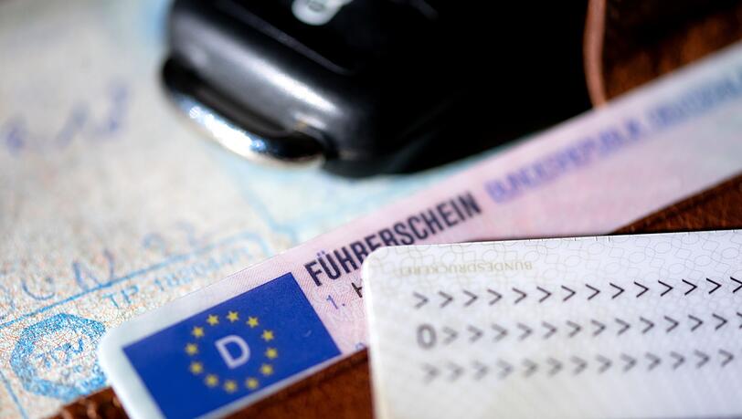 Nicht alle lassen das Auto stehen, obwohl der F&uuml;hrerschein entzogen wurden, wie eine Studie zeigt. (Symbolbild)