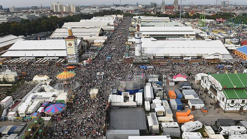 Ein Wirt hatte die Vergabepraxis für die Wiesn-Zelte angegriffen (Archiv). Ein Wirt hatte die Vergabepraxis für die Wiesn-Zelte angegriffen (Archiv).