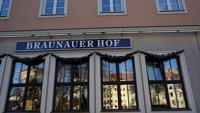 Der Braunauer Hof, eine kulinarische Institution an der Frauenstraße, gleich beim Isartor – und bald passé. Der Braunauer Hof, eine kulinarische Institution an der Frauenstraße, gleich beim Isartor – und bald passé.