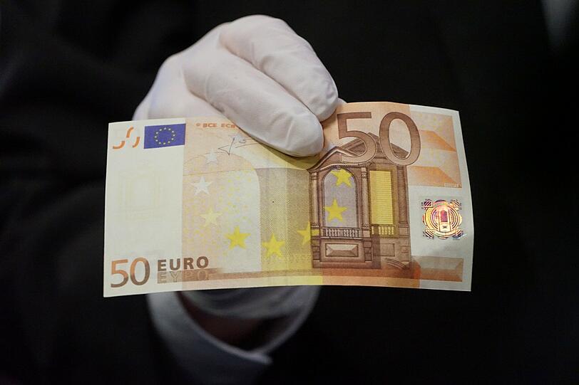 Bei dem Falschgeld fehlt zum Beispiel der Silberstreifen in der Mitte.