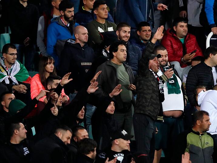 Teile der bulgarischen Fans zeigten bei der Partie gegen England den Hitlergruß.