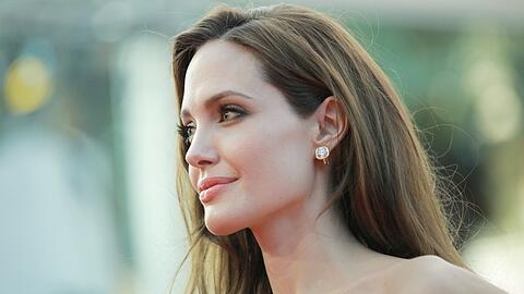 Angelina Jolie übernimmt die Rolle einer Opernsängerin.