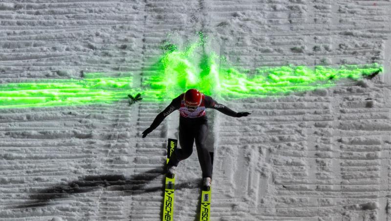 Markus Eisenbichler landet nach seinem Sprung. Markus Eisenbichler landet nach seinem Sprung.