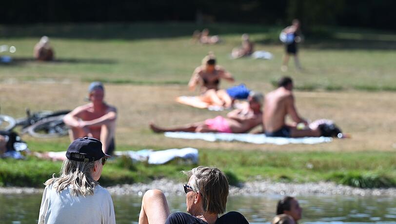 Sommerliches Wetter bleibt den Bayern erhalten. (Archivbild) Sommerliches Wetter bleibt den Bayern erhalten. (Archivbild)