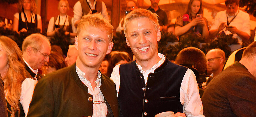 Sebastian Mueller and Dominik Krause Munich mayor during the 2026 Oktoberfest Wiesn opening at Schottenhamel tent at Theresienwiese on September 19, 2026 in Munich, Germany Oktoberfest Wiesn opening 2026 in Munich, Germany *** Sebastian Mueller and Dominik Krause, the mayor of Munich, at the 2026 Oktoberfest Wiesn opening in the Schottenhamel tent at Theresienwiese on September 19, 2026, in Munich, Germany the 2026 Oktoberfest Wiesn opening in Munich, Germany