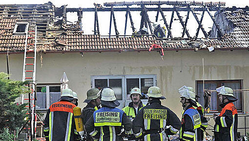 Brand in einer Gärtnerei in Freising: Der Inhaber konnte nur noch tot geborgen werden Brand in einer Gärtnerei in Freising: Der Inhaber konnte nur noch tot geborgen werden