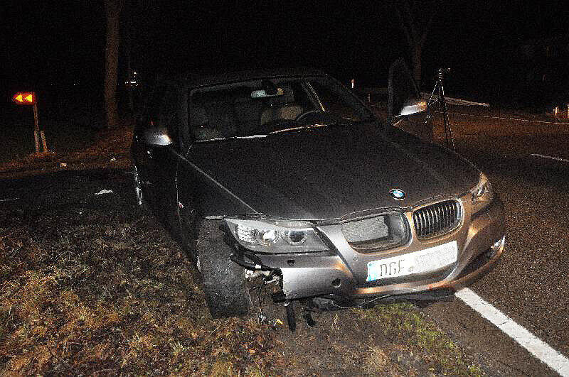 Von diesem BMW wurde der Schüler am Donnerstagabend erfasst und 300 Meter mitgeschleift.