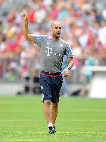 Die Bilder von der Teampresentation und dem anschließenden Showtraining des neuen FC Bayern-Kaders.