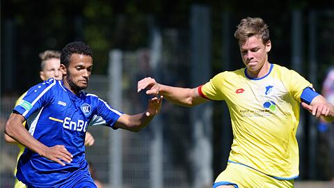 Soll schon bald offiziell ein Löwe sein: Innenverteidiger Simon Lorenz, hier im Trikot der TSG Hoffenheim gegen Karlsruhes Aron Viventi.