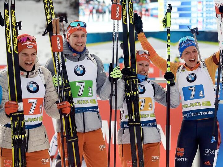 Die deutsche Mixed-Staffel um Philipp Horn (l-r), Johannes Kühn, Janina Hettich und Vanessa Hinz jubeln auf dem Podium.