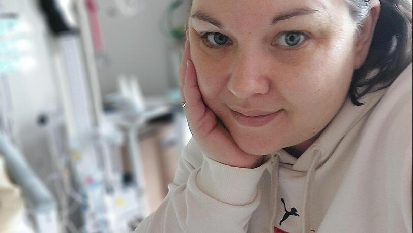 Die M&uuml;nchnerin Simone Brugger pflegt ihren zehnj&auml;hrigen Sohn seit Jahren. Die geplanten Einschnitte in der Gesundheitsversorgung machen ihr Angst.