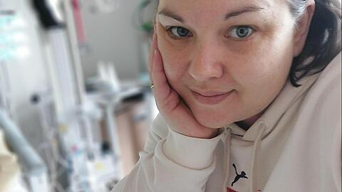 Die M&uuml;nchnerin Simone Brugger pflegt ihren zehnj&auml;hrigen Sohn seit Jahren. Die geplanten Einschnitte in der Gesundheitsversorgung machen ihr Angst.