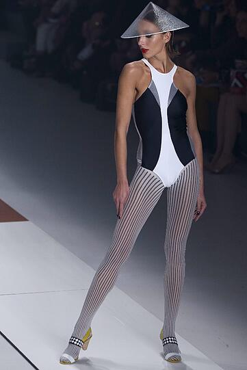 Gewagte Kleider und viel nackte Haut: Das ist die Fashion Week in Sao Paulo.
