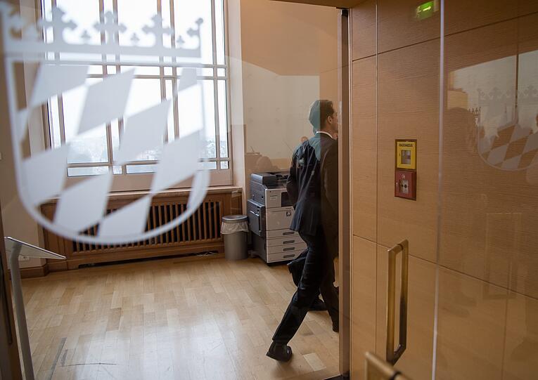 Landtags-Abgeordnete der AfD verlassen während der Rede von Charlotte Knobloch, ehemalige Präsidentin des Zentralrats der Juden in Deutschland, den Gedenkakt des Bayerischen Landtags und der Stiftung Bayerische Gedenkstätten für die Opfer des Nationalsozialismus.