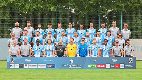 Weiß-blaue Wundertüte: Die Mannschaft des TSV 1860 für die kommende Saison 2023/24.