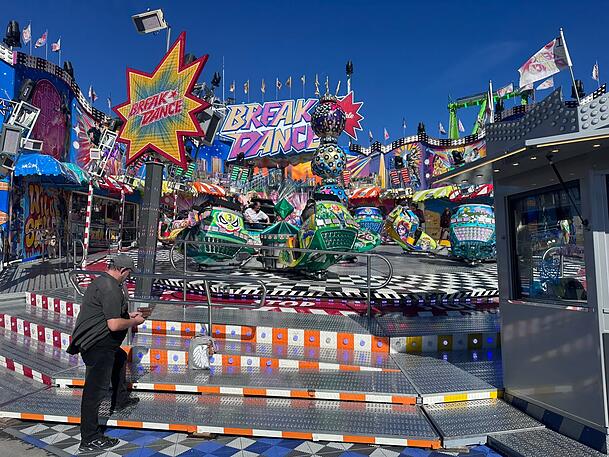 Strahlend blauer Himmel über der Theresienwiese – die Wiesn startet am Mittwoch mit Kaiserwetter. Strahlend blauer Himmel über der Theresienwiese – die Wiesn startet am Mittwoch mit Kaiserwetter.