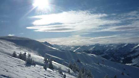 Herrlicher Panoramablick über die Kitzbüheler Alpen Herrlicher Panoramablick über die Kitzbüheler Alpen