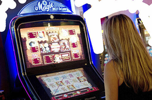 Unbekannte Täter klauten in einem Spielcasino an der Schwanthalerstraße einige Hundert Euro Wechselgeld.