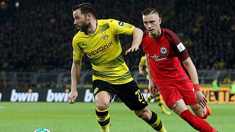 Auch bald im schwarz-gelben Trikot? Eintracht Frankfurts Marius Wolf (r.), einstiges Talent des TSV 1860 und womöglich bald Mitspieler von Gonzalo Castro (l.) bei Borussia DOrtmund.